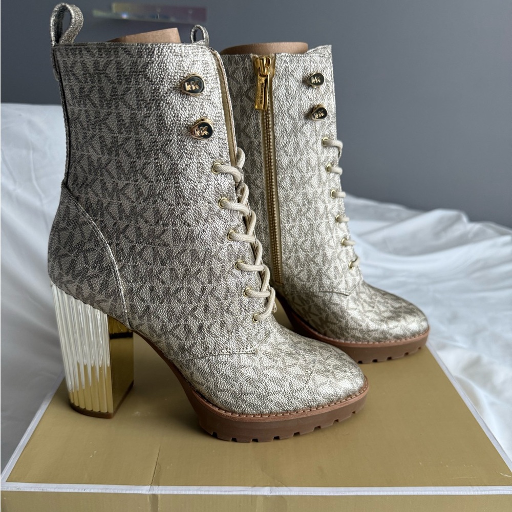 Michael Kors Cream and Gold Patterned Heeled Boots